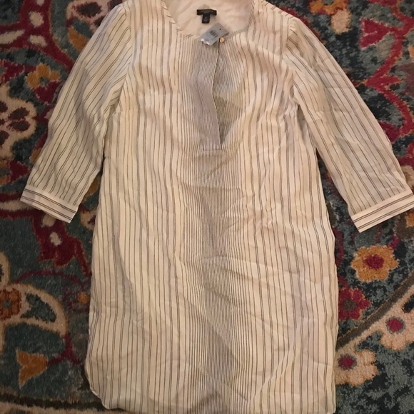 Ann Taylor Tunic Top Never Worn Size 2P - Picture 1 of 3